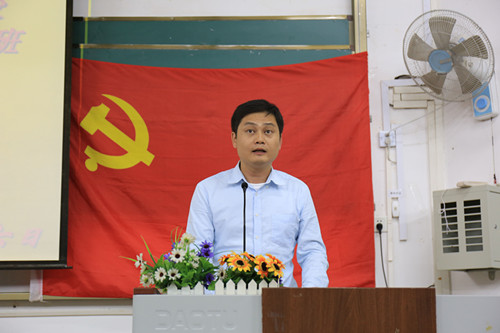 管理公司党委副书记张瑞讲话