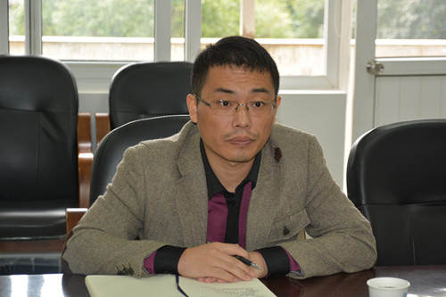辛立章副主席听取学院汇报
