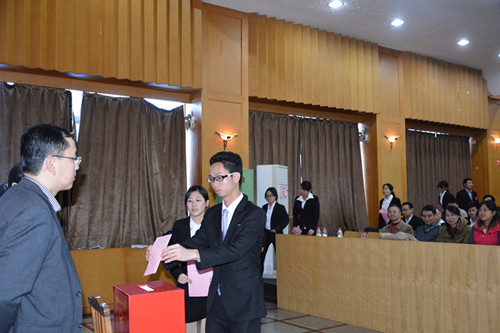 正式党员投票